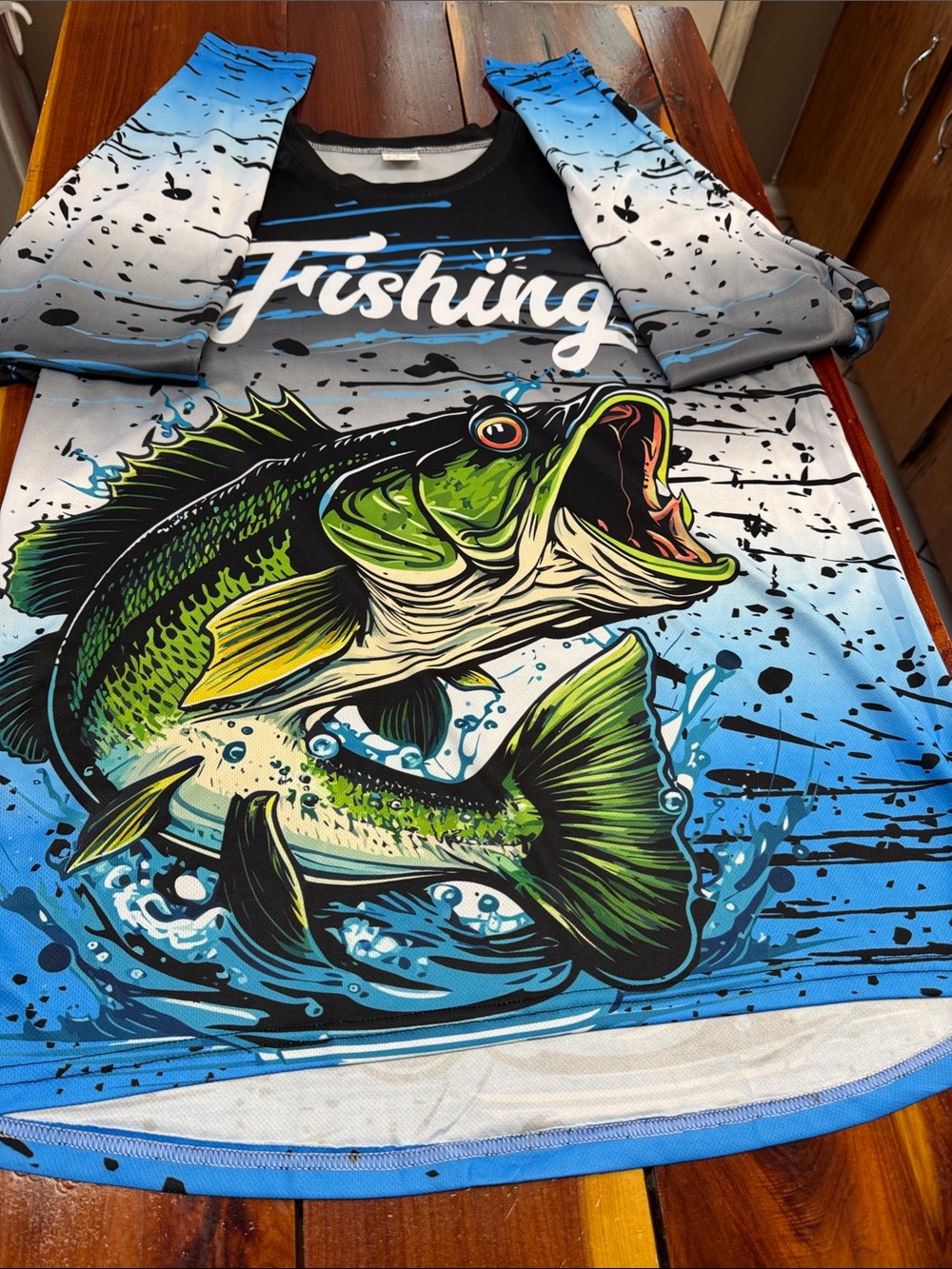 Men’s Fishing Graphic Long Sleeve Shirt - Blue & Green
